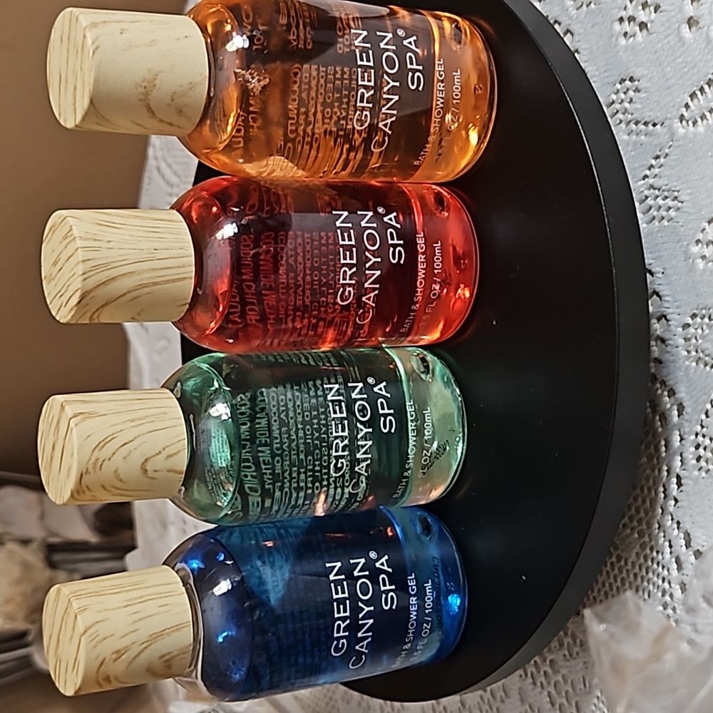 Bath and Shower Gel with great scents - Travel Size